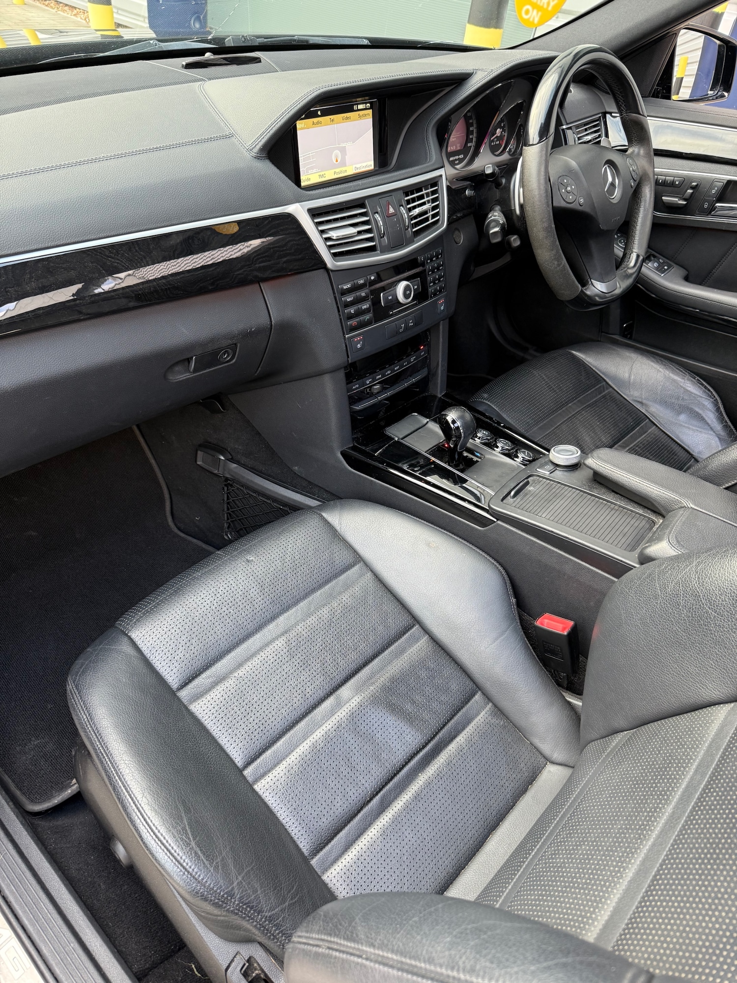 Used Mercedes-Benz E Class 2011 for sale - 76684818: Photo 16