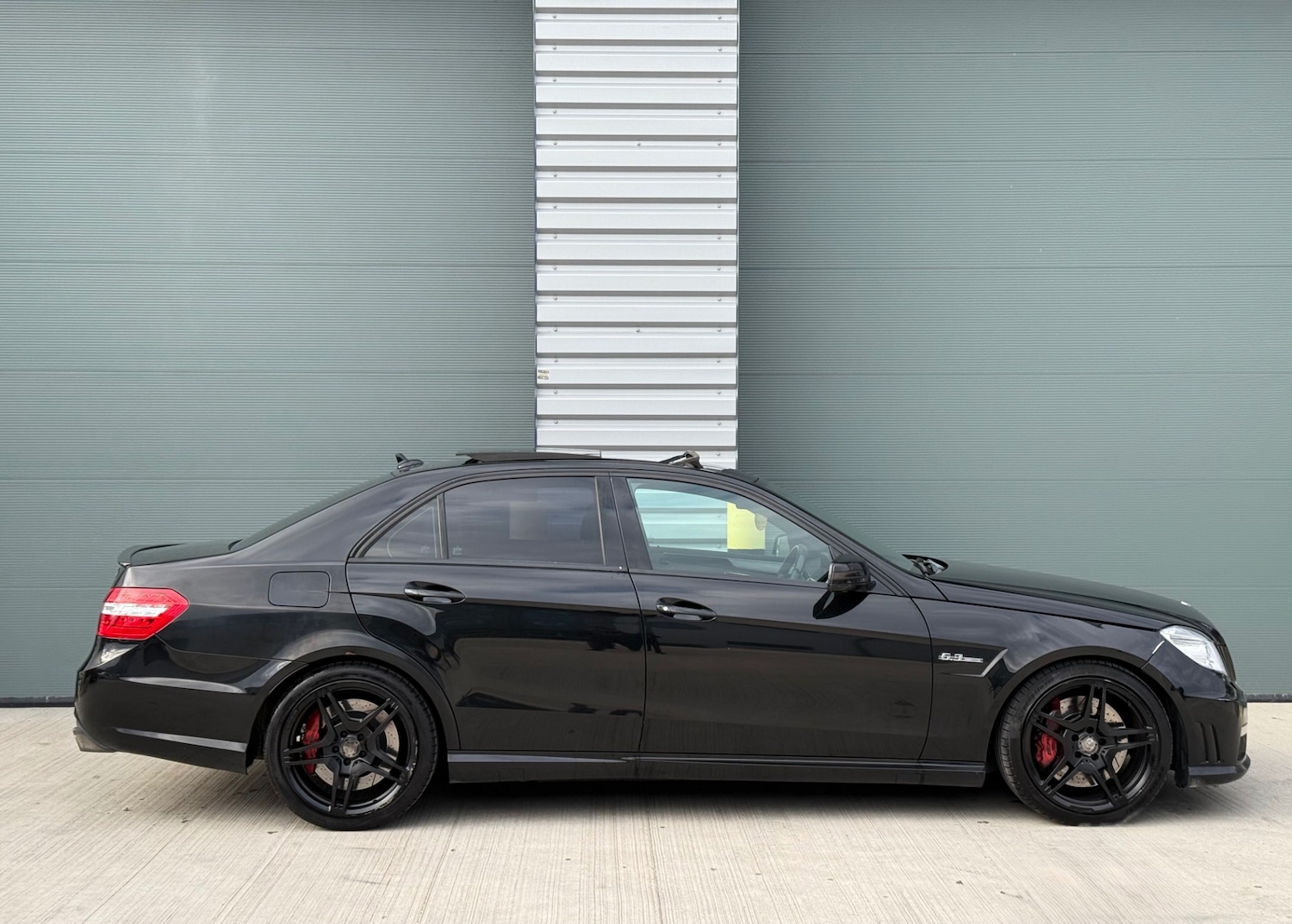 Used Mercedes-Benz E Class 2011 for sale - 76684818: Photo 2