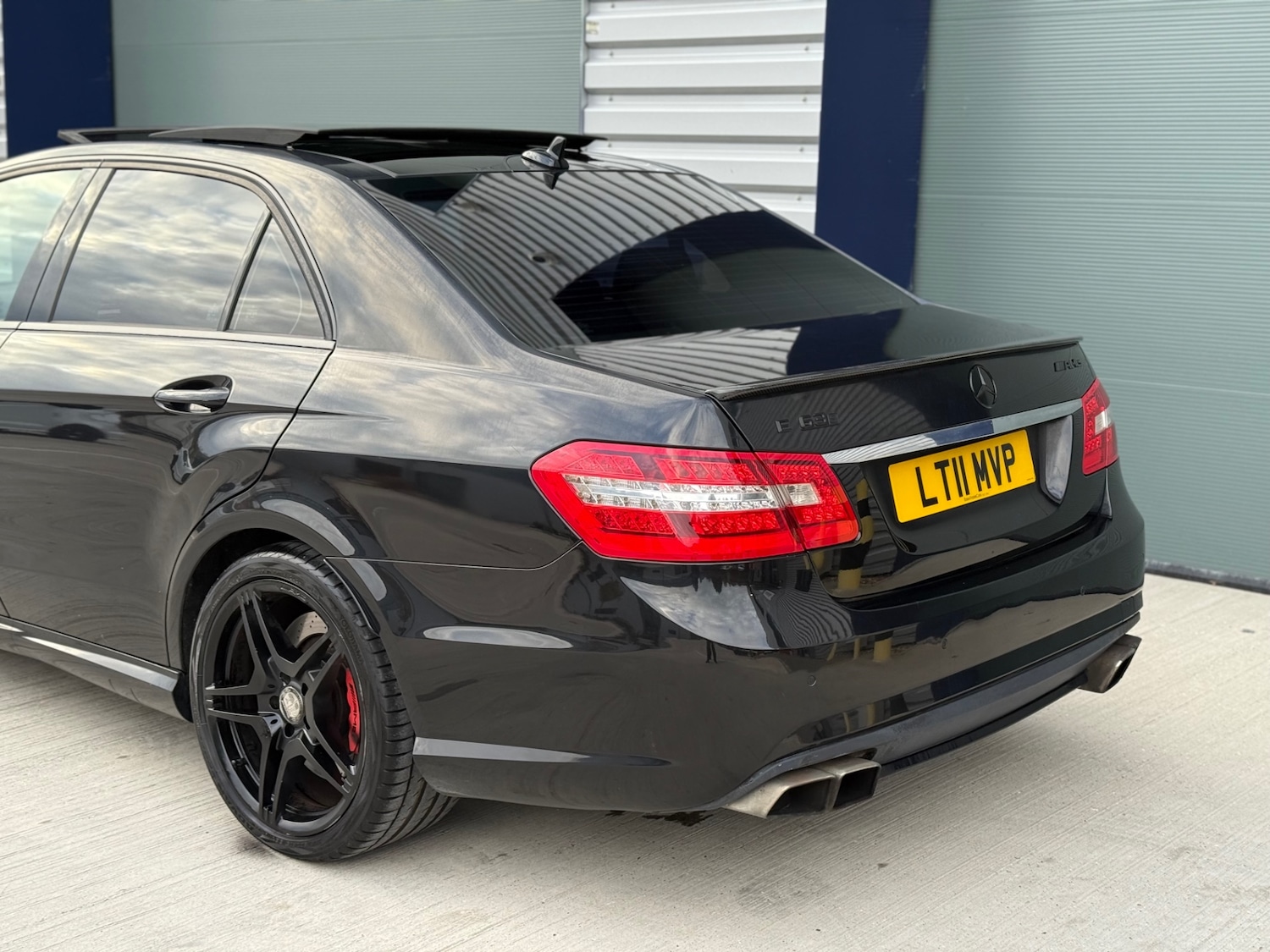 Used Mercedes-Benz E Class 2011 for sale - 76684818: Photo 8