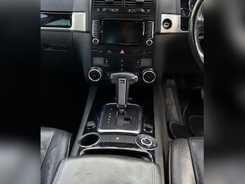 Used Volkswagen Touareg 2009 for sale - 77357430: Photo