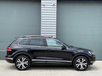 Used Volkswagen Touareg 2015 for sale - 79048067: Photo