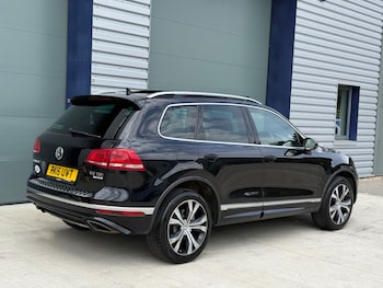 Used Volkswagen Touareg 2015 for sale - 79048067: Photo