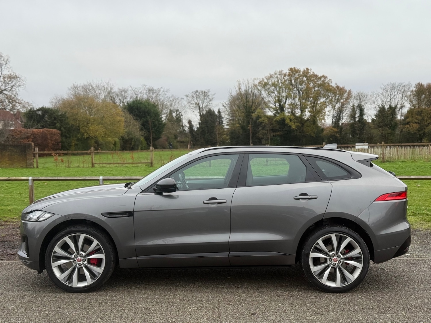 Used Jaguar F-Pace 2017 for sale - 76594554: Photo 10