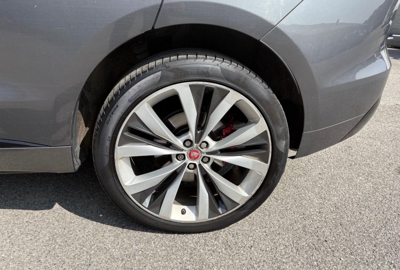 Used Jaguar F-Pace 2017 for sale - 76594554: Photo 4