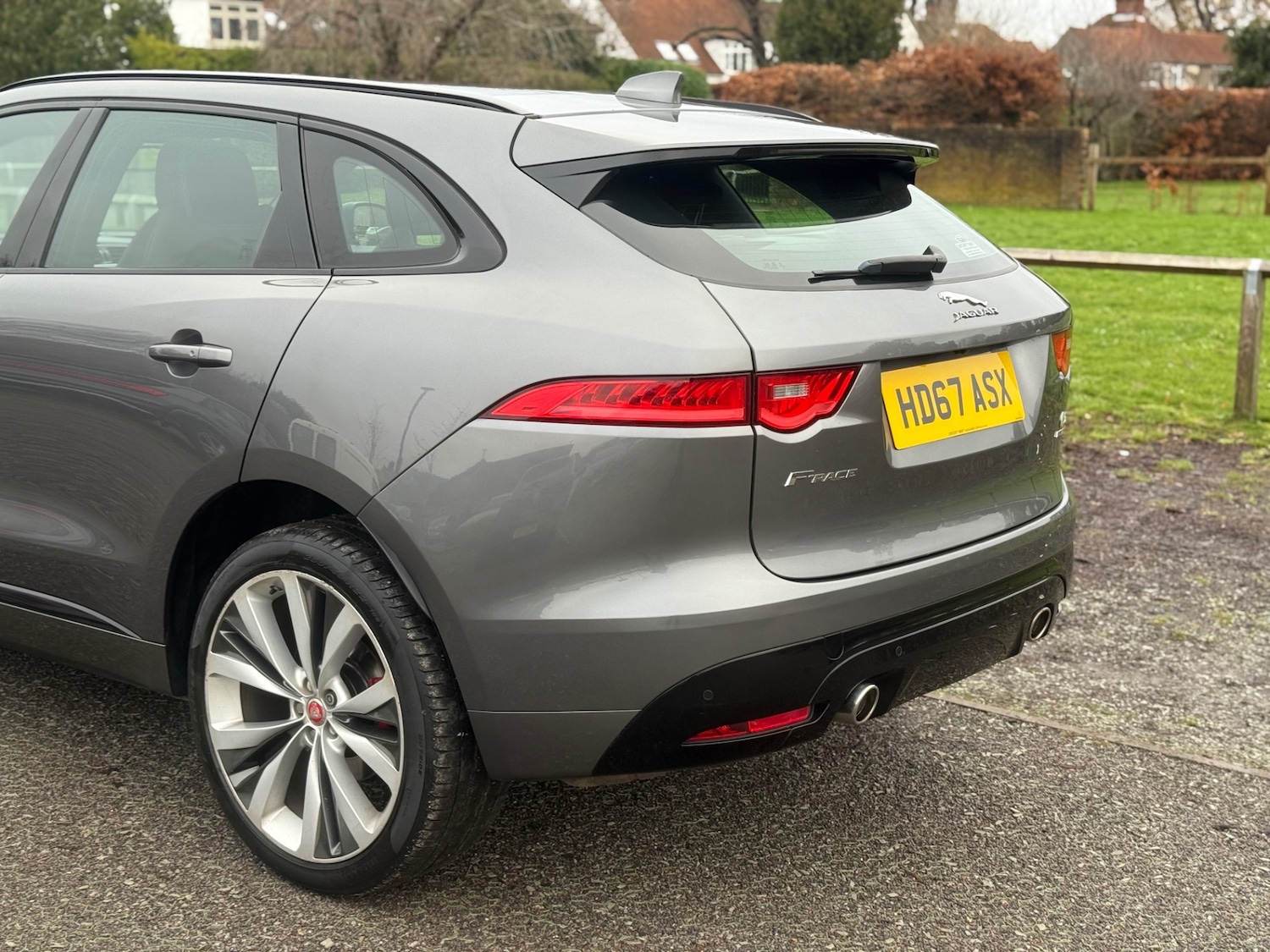Used Jaguar F-Pace 2017 for sale - 76594554: Photo 8