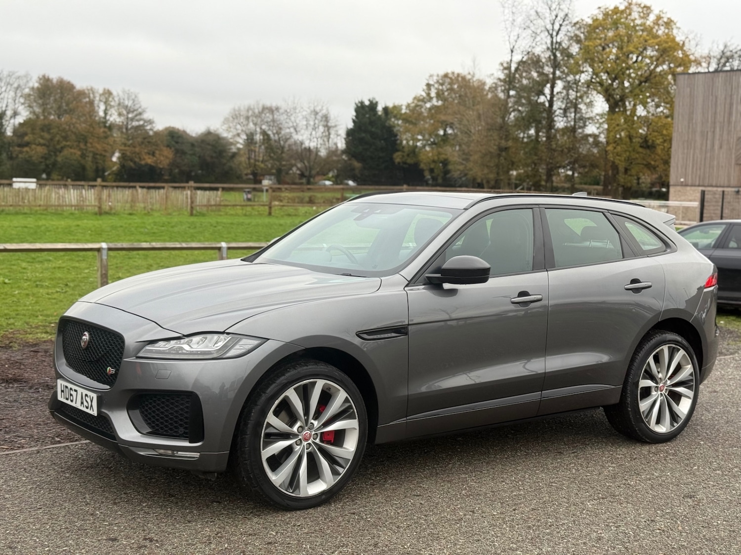 Used Jaguar F-Pace 2017 for sale - 76594554: Photo 9