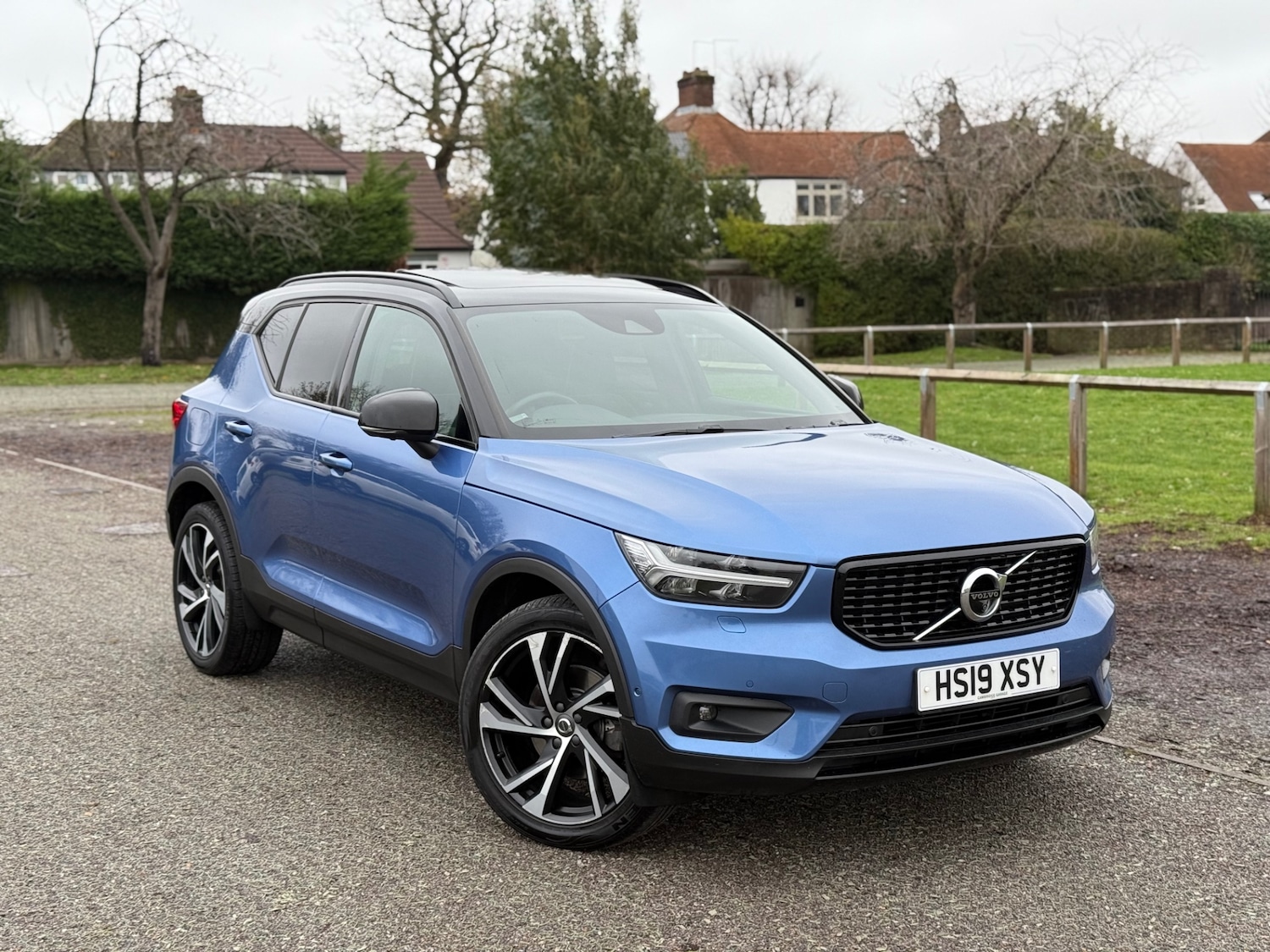 Used Volvo XC40 2019 for sale - 76713289: Photo 1