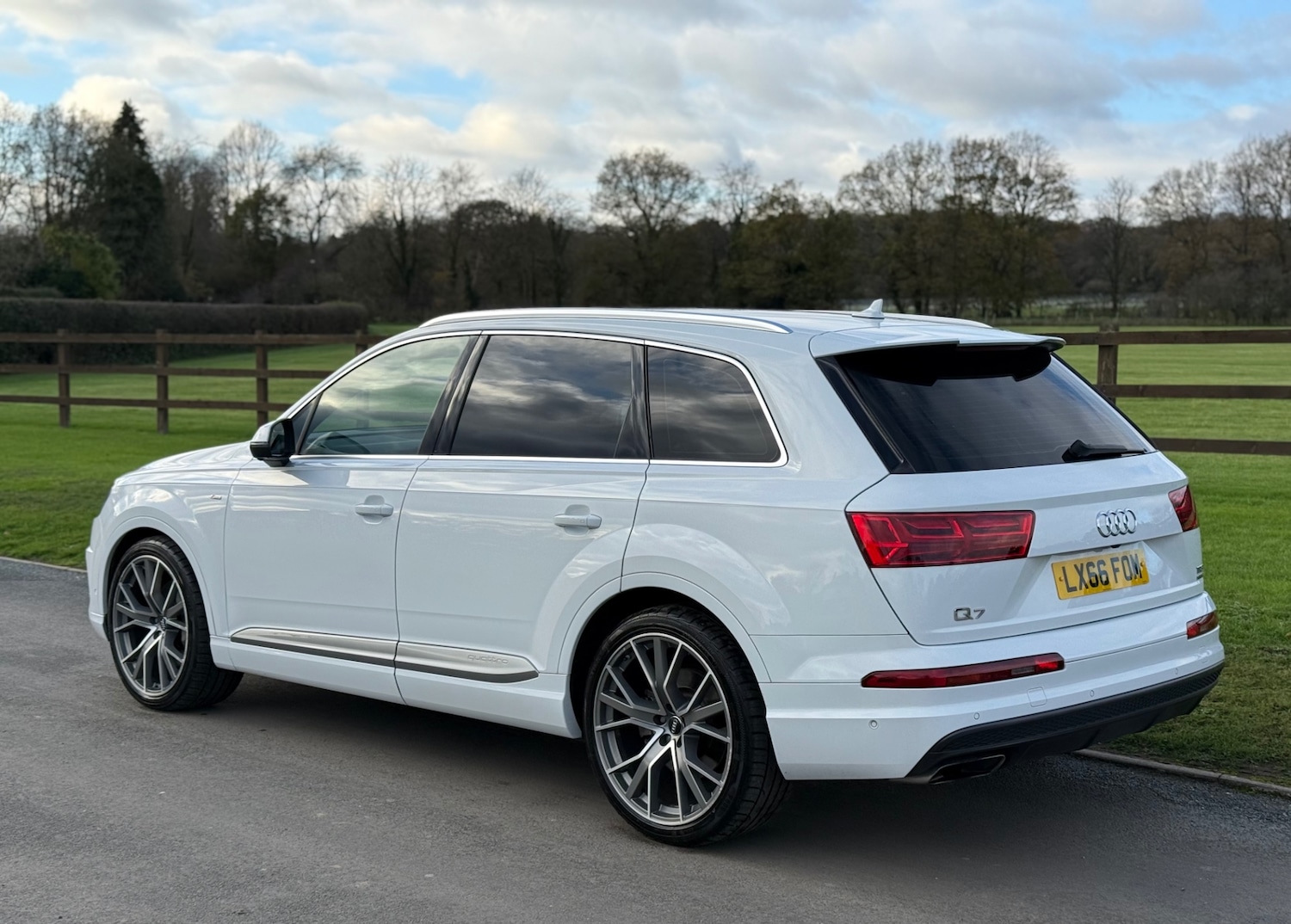 Used Audi Q7 2024 for sale - 76655819: Photo 11