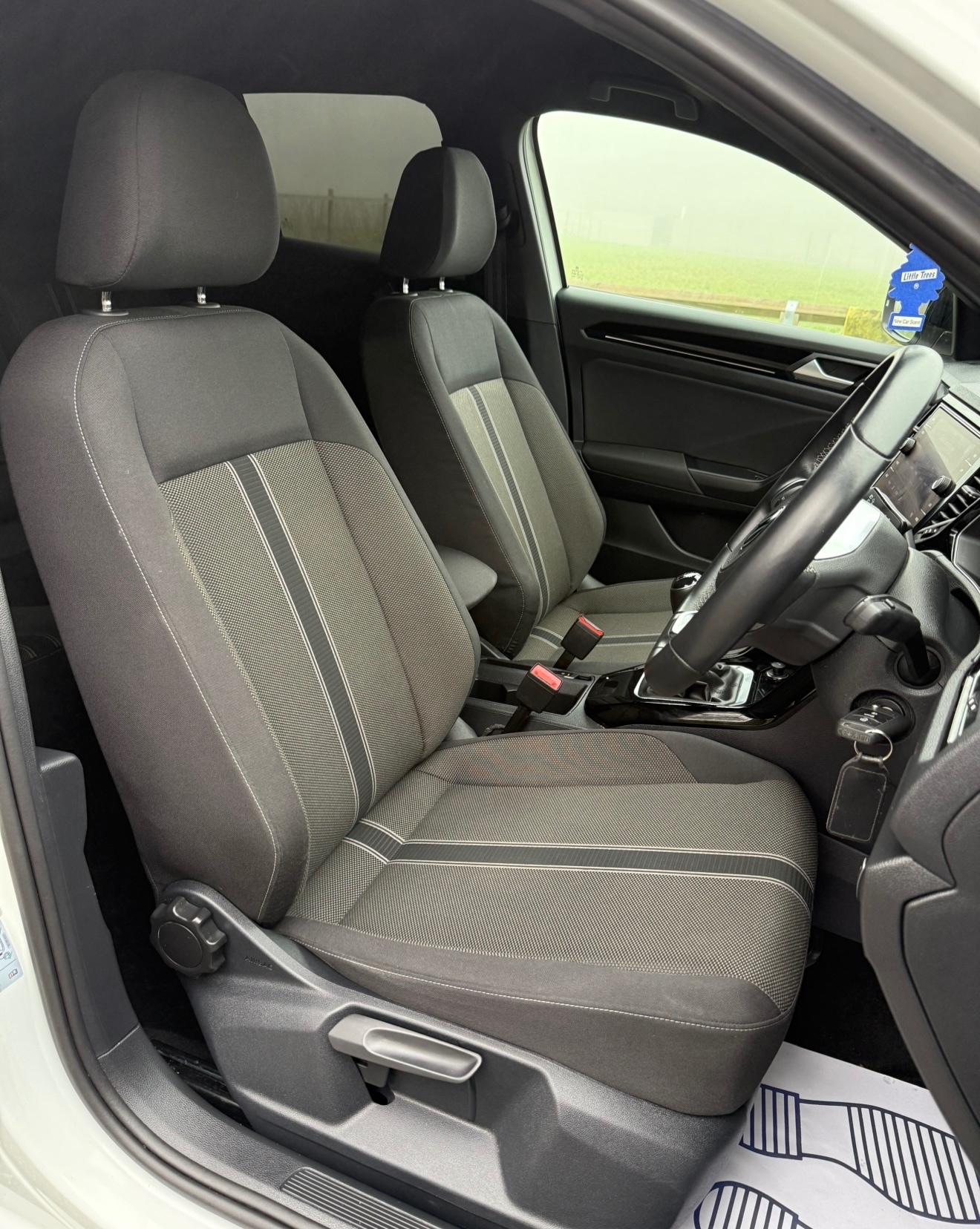 Used Volkswagen T-Roc 2022 for sale - 77059316: Photo 12