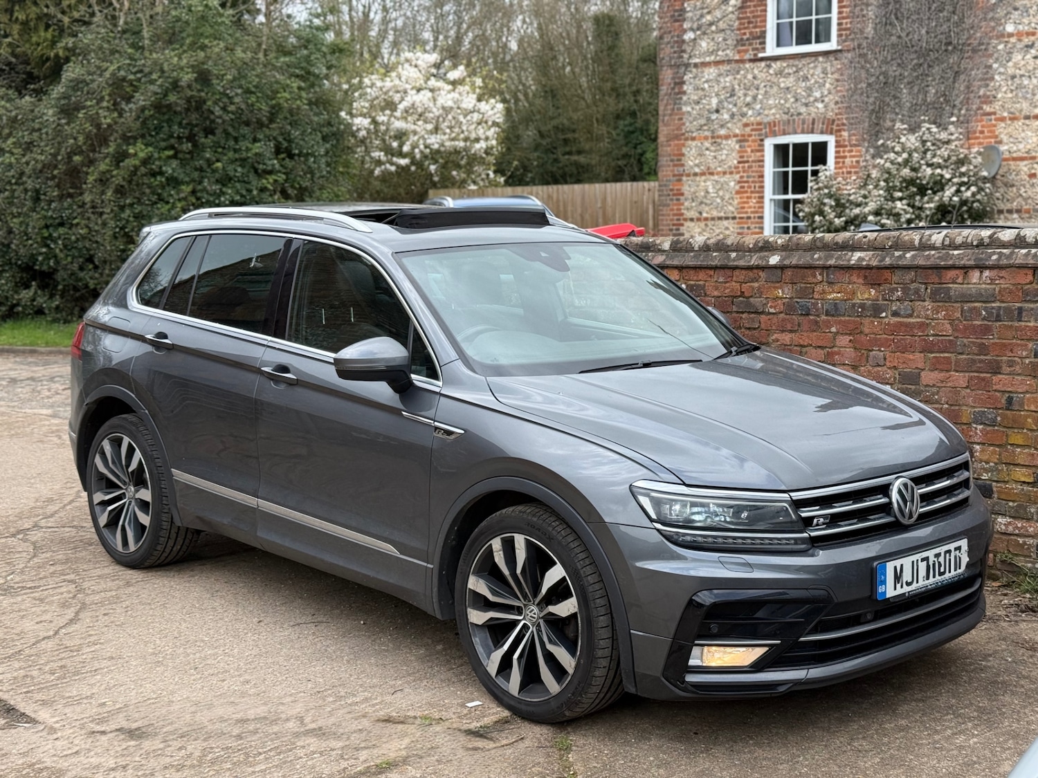 Used Volkswagen Tiguan 2017 for sale - 78128296: Photo 1