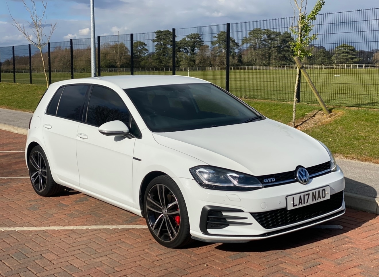 Used Volkswagen Golf 2017 for sale - 77801986: Photo 2