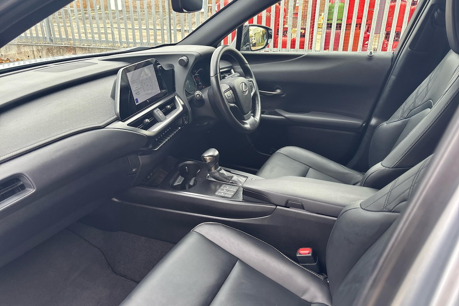 Used Lexus UX 2023 for sale - 76338478: Photo 2