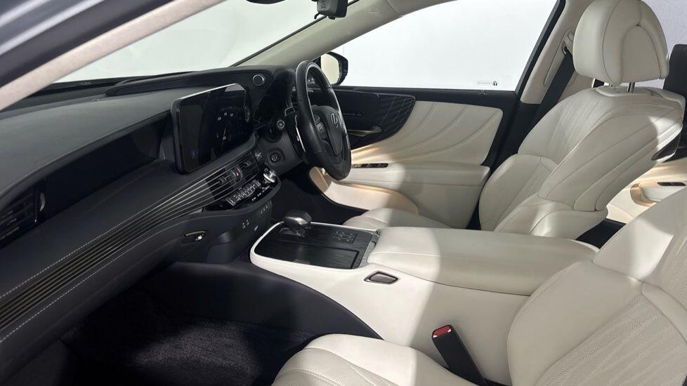 Used Lexus LS 2024 for sale - 76937275: Photo 4