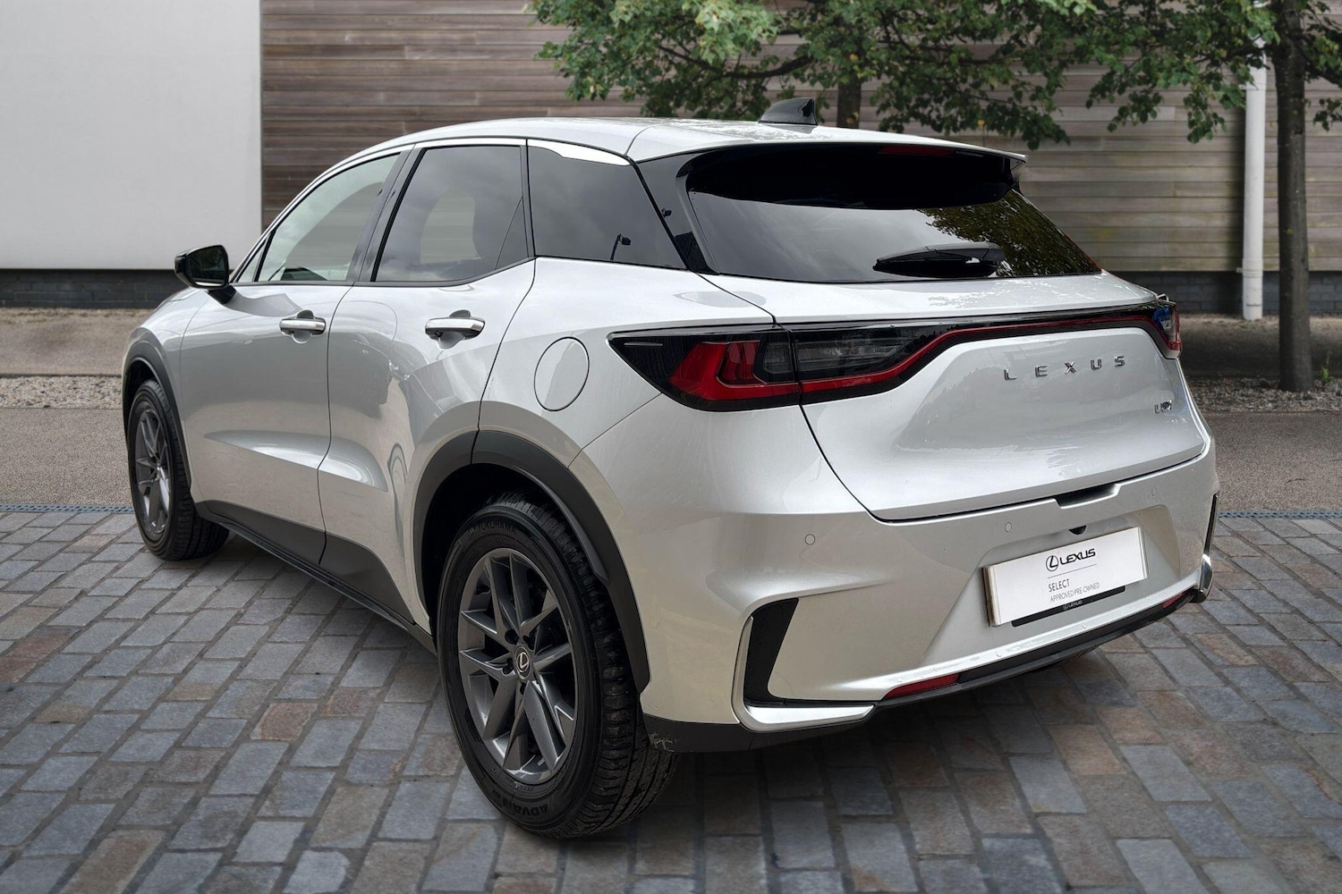 Used Lexus LBX 2024 for sale - 76338461: Photo 3