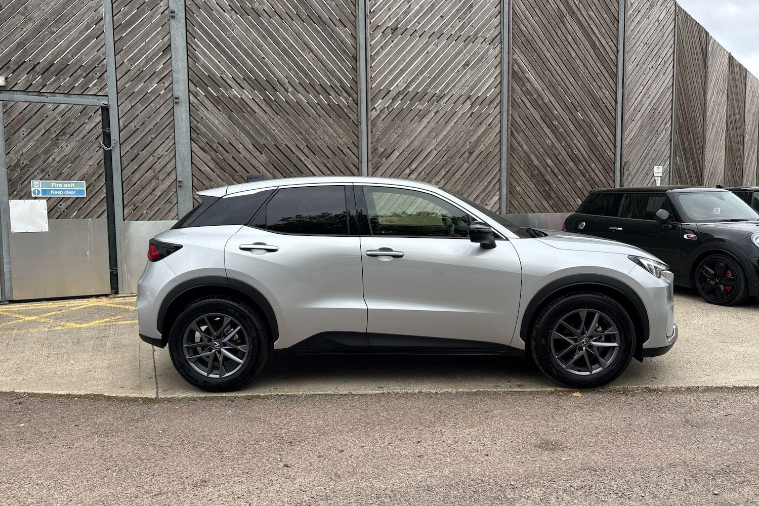 Used Lexus LBX 2024 for sale - 76338461: Photo 4