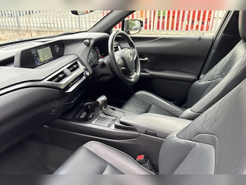 Used Lexus UX 2020 for sale - 76139676: Photo