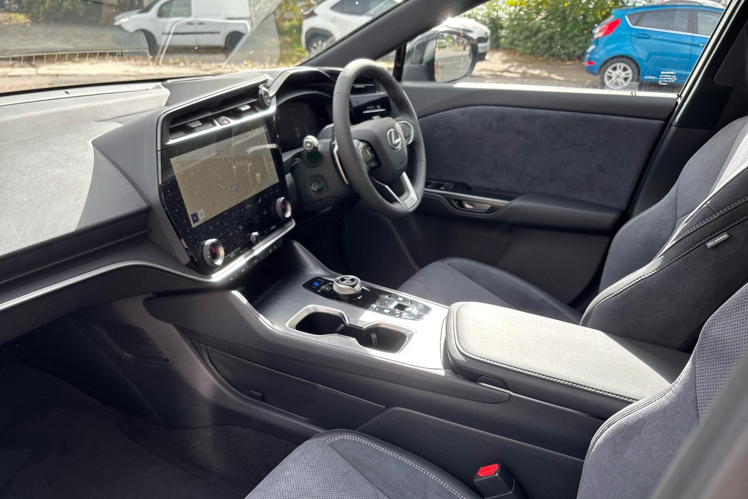 Used Lexus RZ 2025 for sale - 77177146: Photo 2