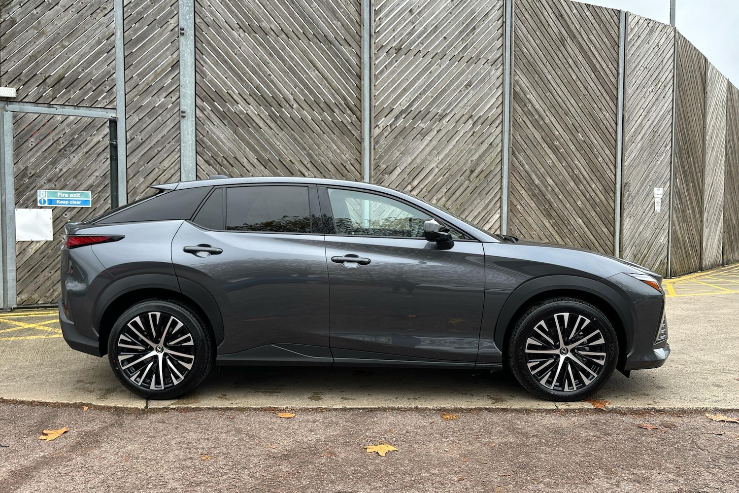 Used Lexus RZ 2024 for sale - 76111204: Photo 4