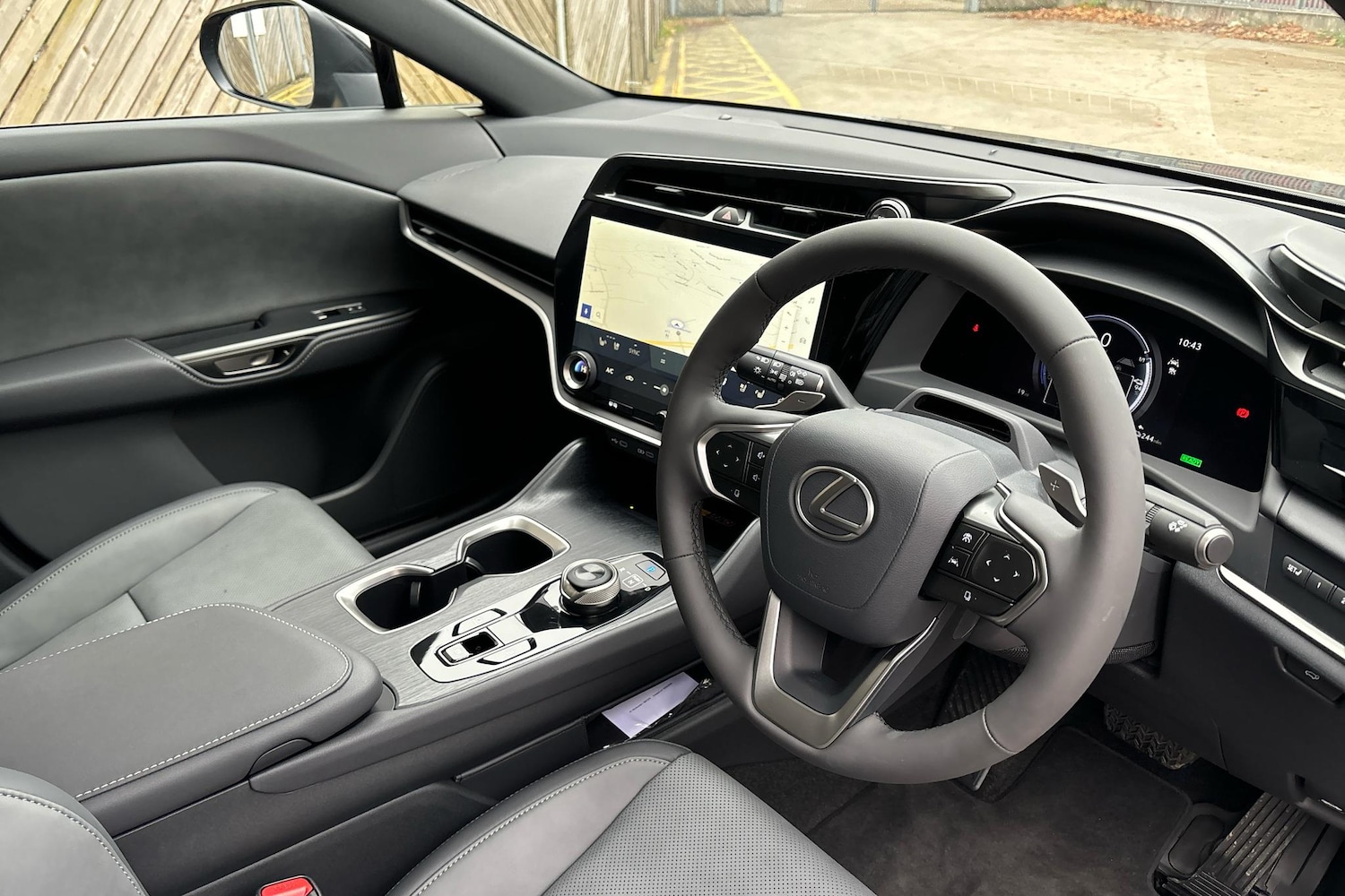 Used Lexus RZ 2024 for sale - 76111204: Photo 6