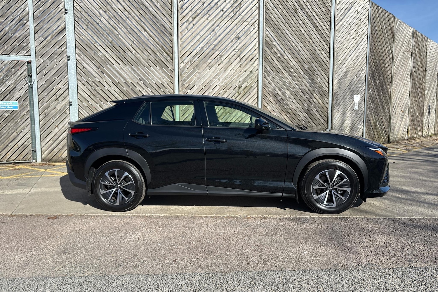 Used Lexus RZ 2025 for sale - 76111124: Photo 4