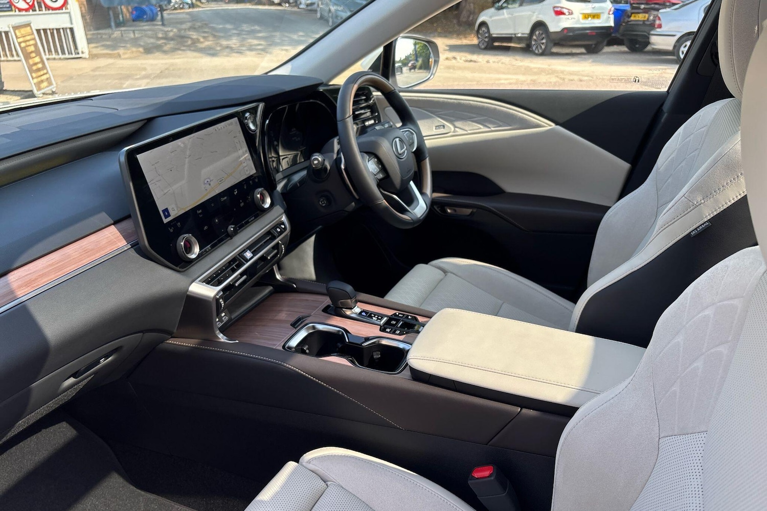 Used Lexus RX 2025 for sale - 76111012: Photo 2