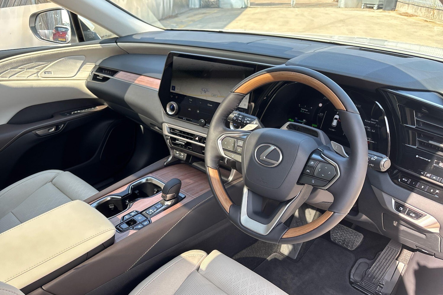 Used Lexus RX 2025 for sale - 76111012: Photo 6