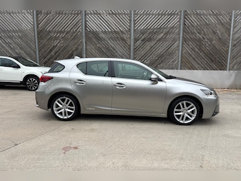Used Lexus CT 2018 for sale - 76216636: Photo 4