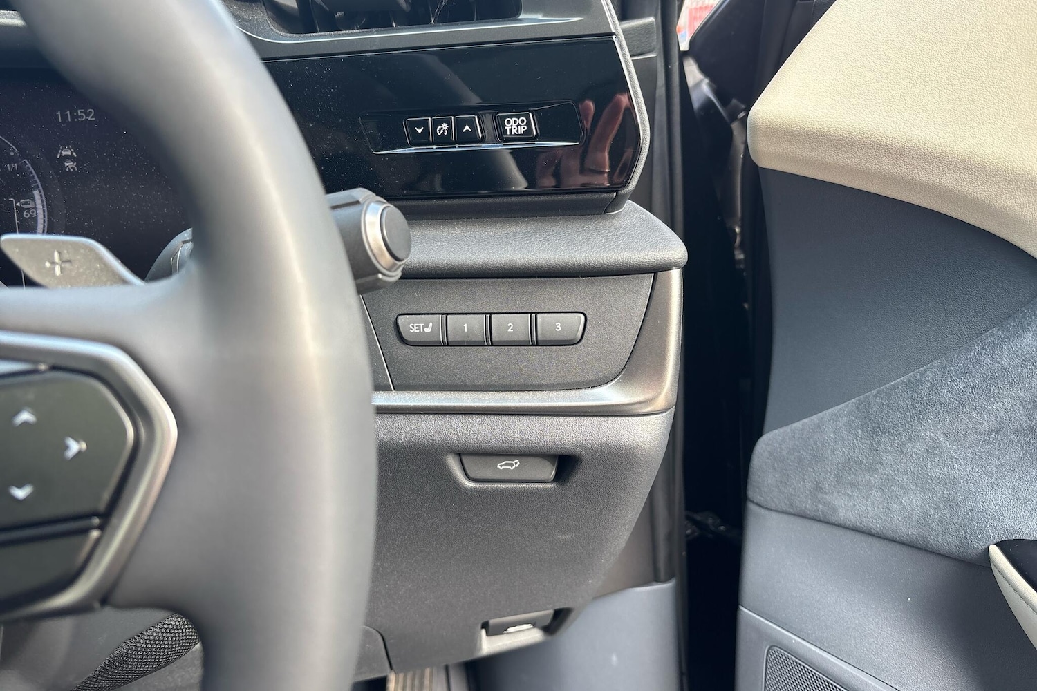 Used Lexus RZ 2024 for sale - 76523256: Photo 14