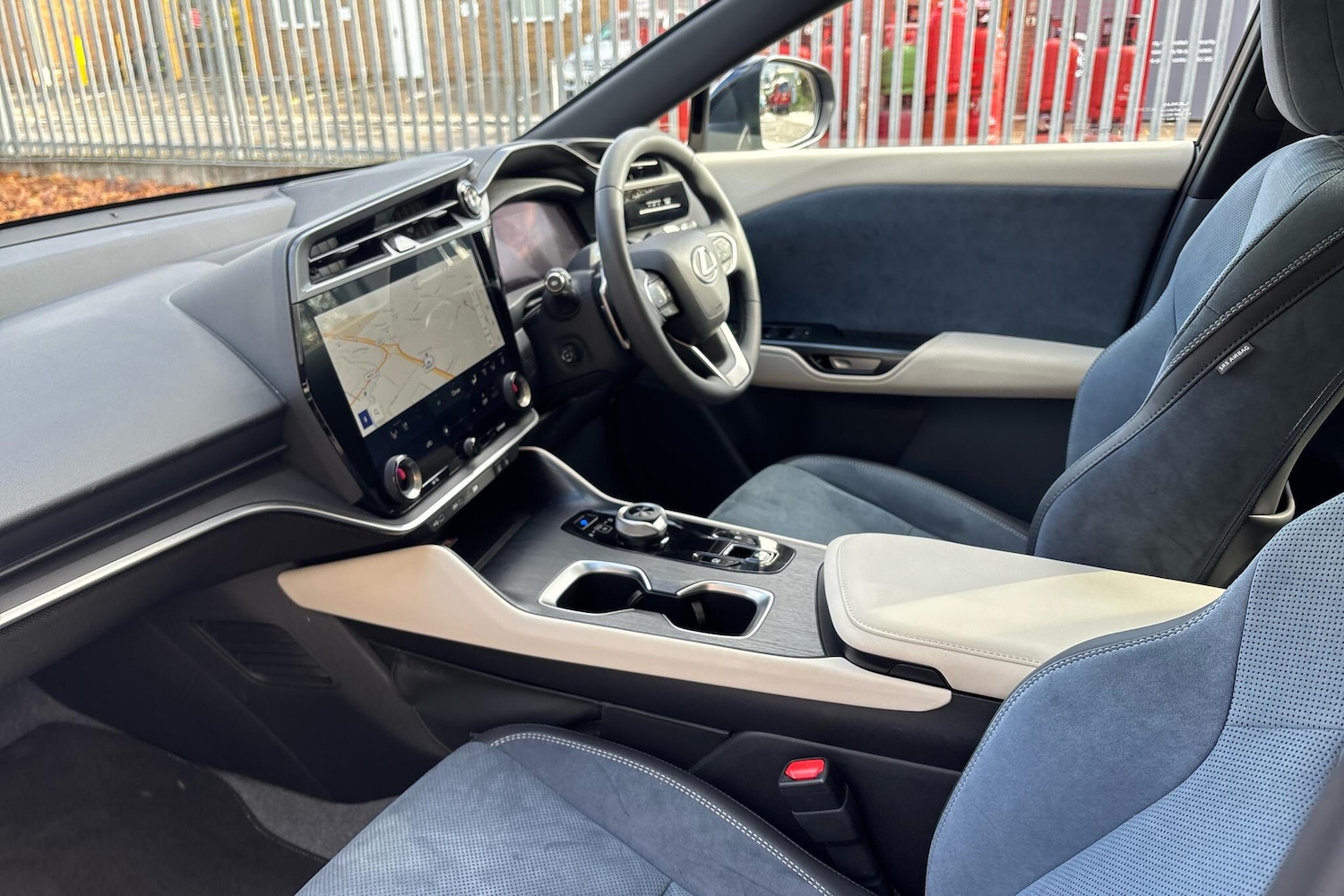 Used Lexus RZ 2024 for sale - 76523256: Photo 2