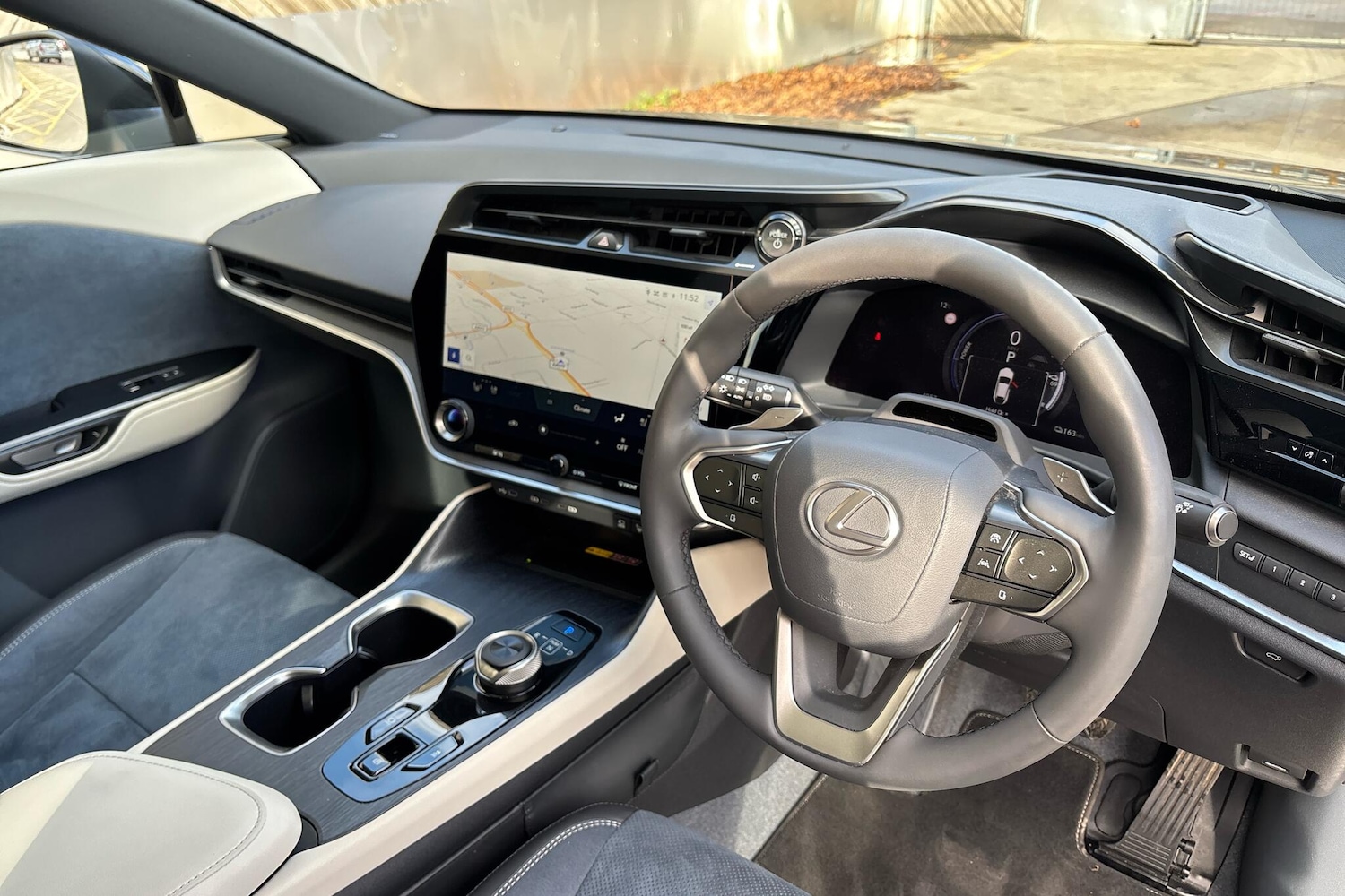 Used Lexus RZ 2024 for sale - 76523256: Photo 6