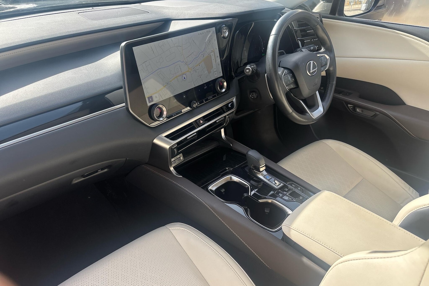 Used Lexus RX 2024 for sale - 76111290: Photo 2
