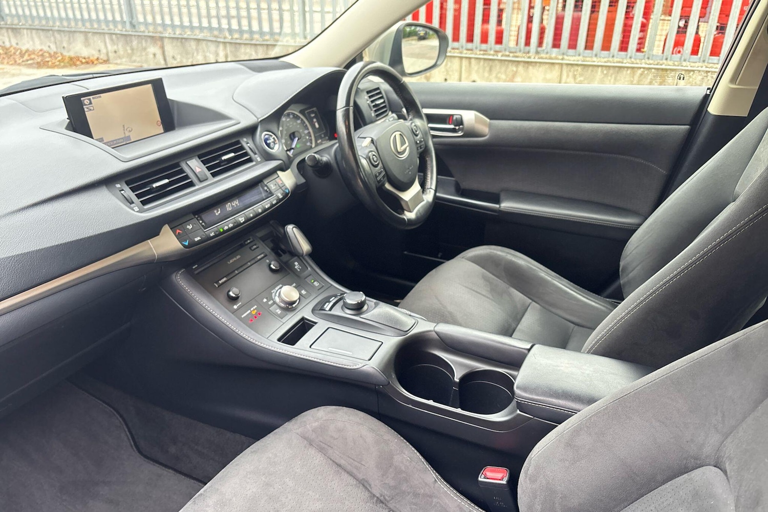 Used Lexus CT 2018 for sale - 77359953: Photo 2