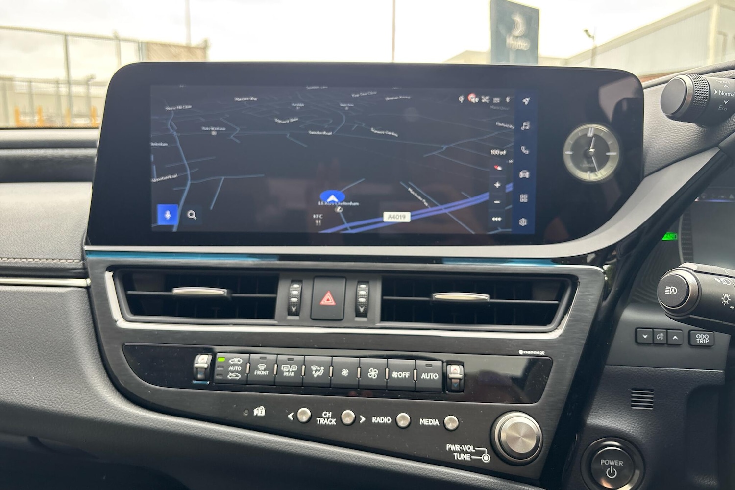 Used Lexus ES 2025 for sale - 76111342: Photo 8
