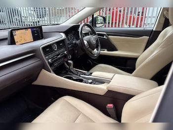 Used Lexus RX 2018 for sale - 76216641: Photo 2