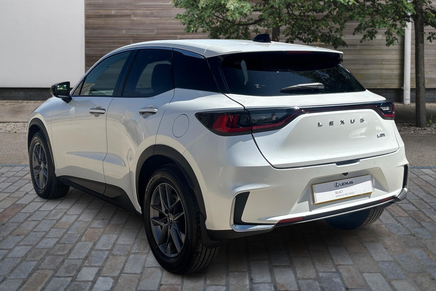 Used Lexus LBX 2025 for sale - 77427521: Photo 3