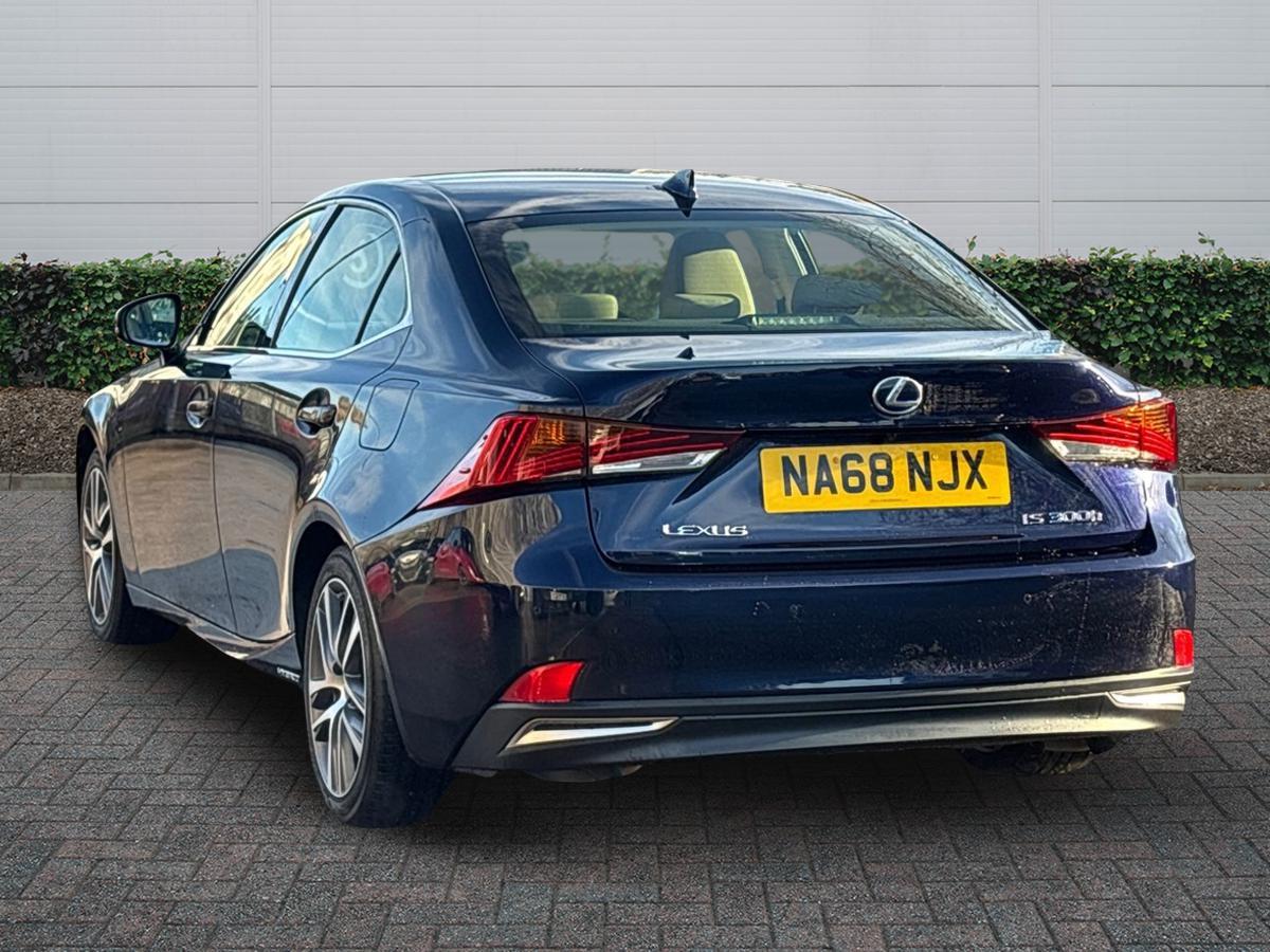 Used Lexus IS 2018 for sale - 77231606: Photo 2