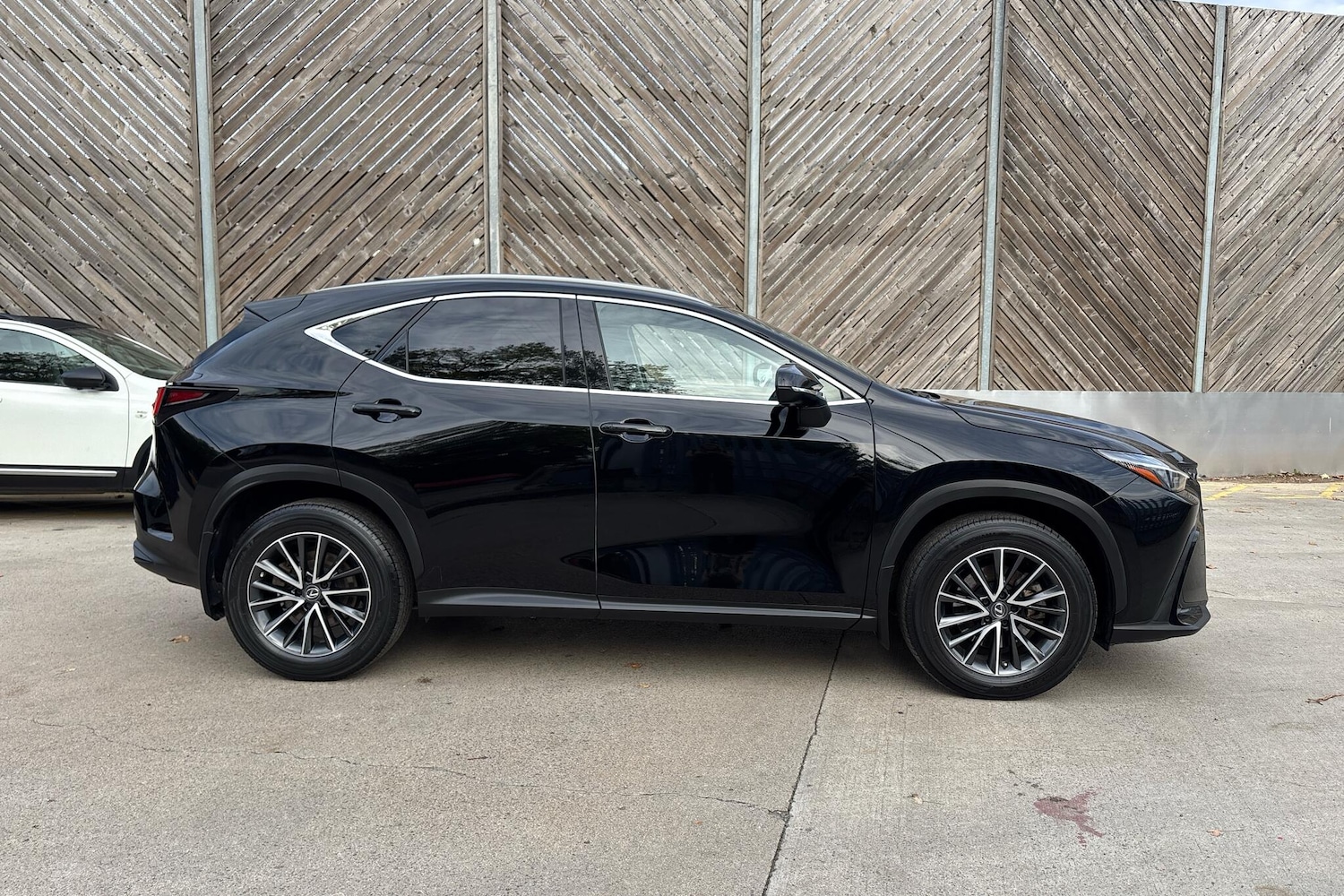 Used Lexus NX 2022 for sale - 76111683: Photo 4