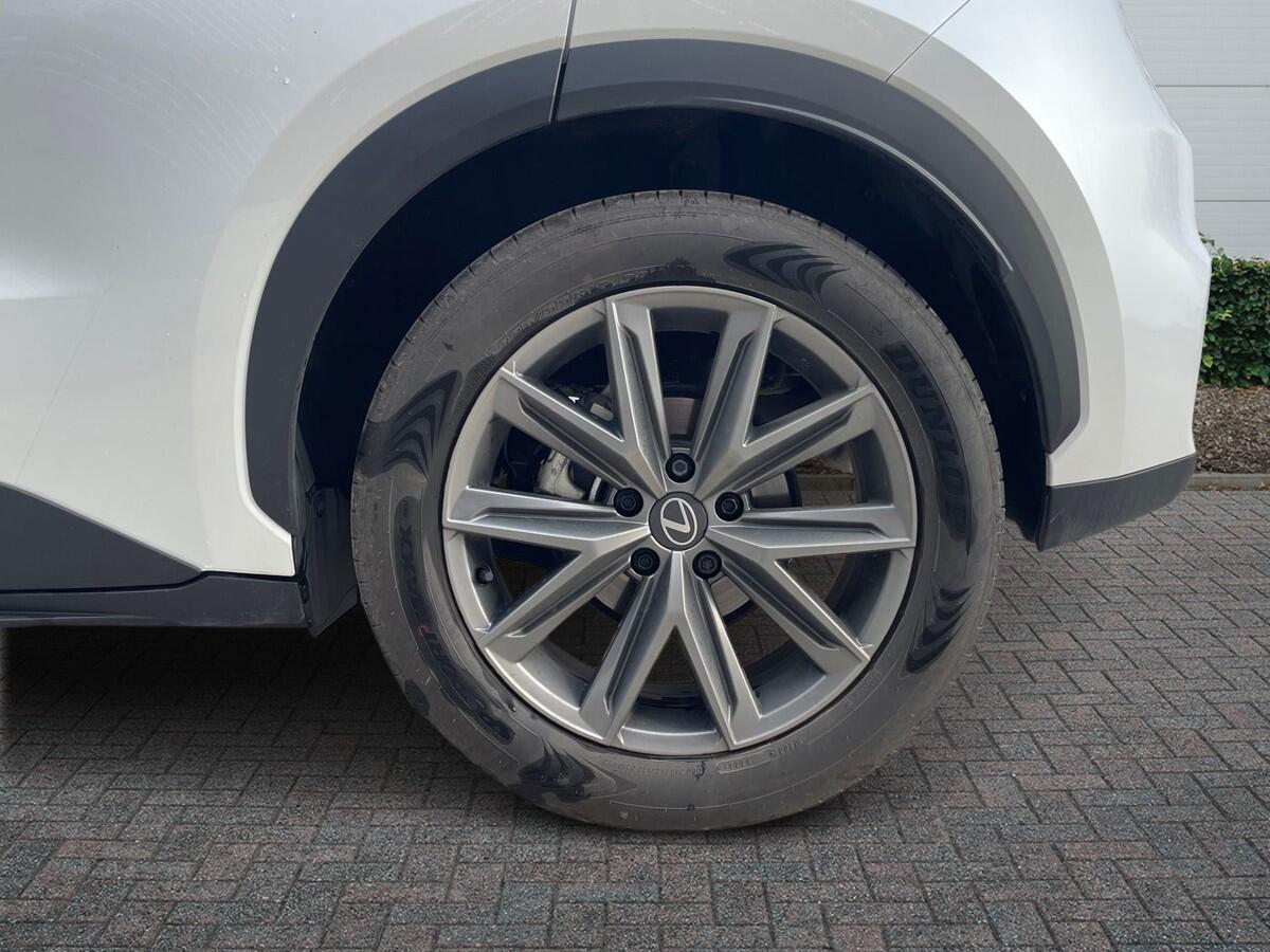 Used Lexus LBX 2025 for sale - 78008538: Photo 6