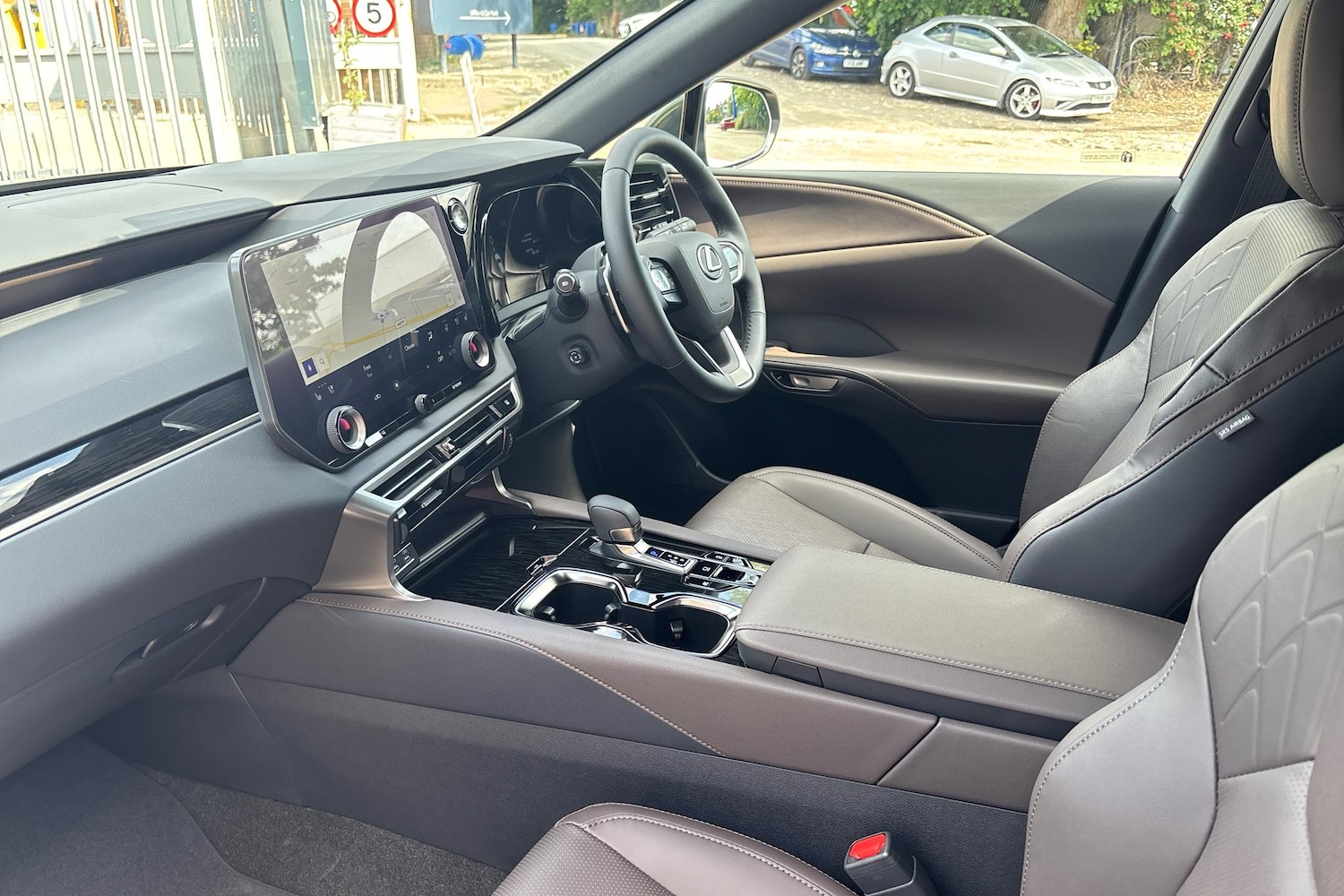 Used Lexus RX 2025 for sale - 77176951: Photo 2