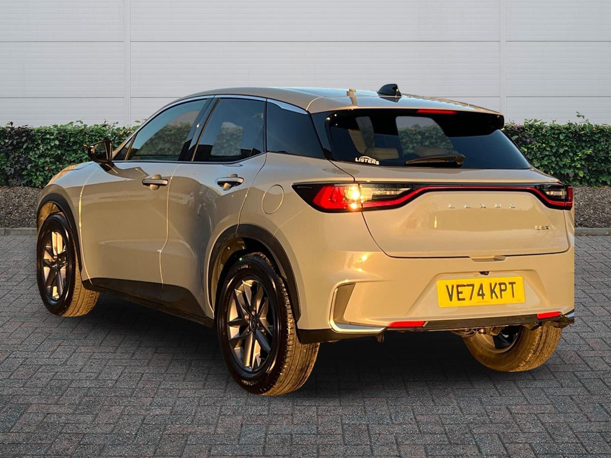 Used Lexus LBX 2024 for sale - 77124638: Photo 2