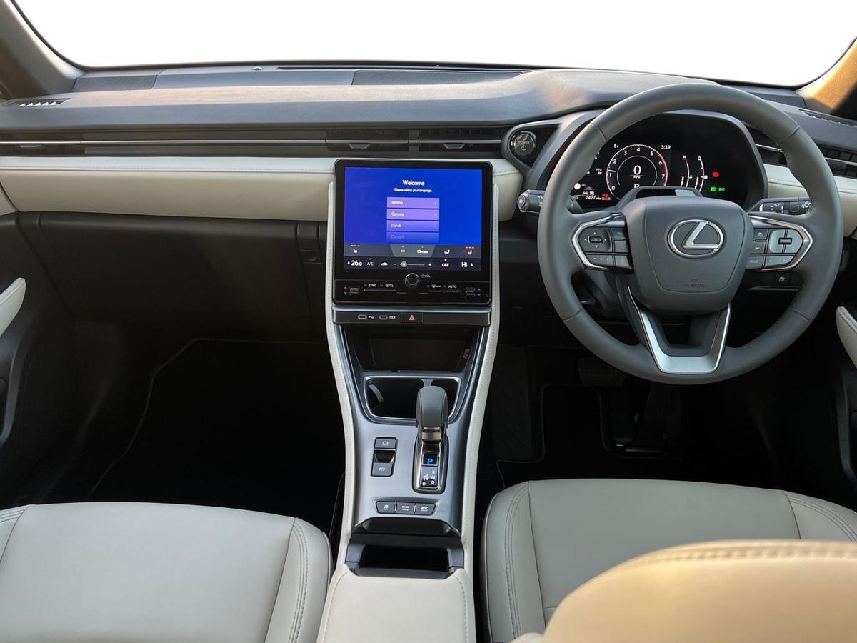 Used Lexus LBX 2024 for sale - 77124638: Photo 8