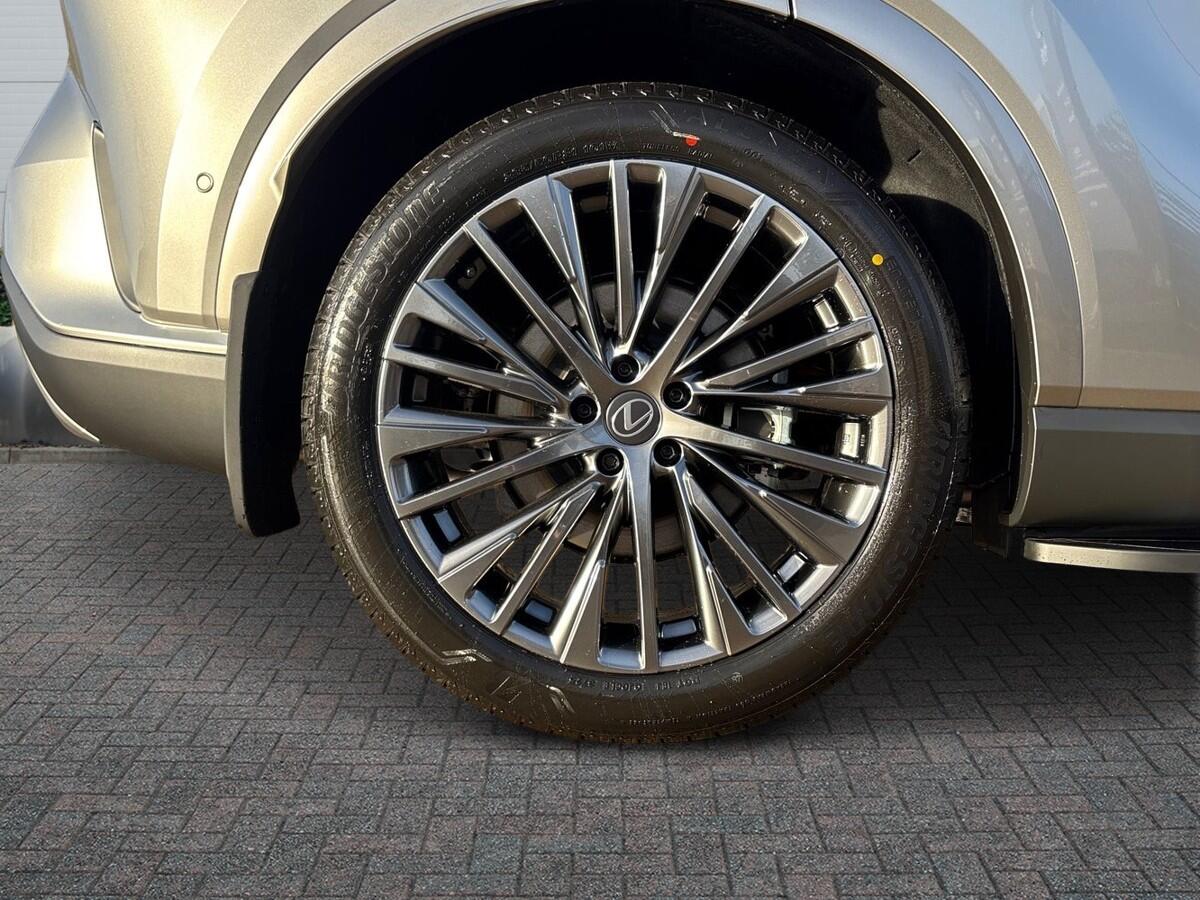 Used Lexus RX 2025 for sale - 76937349: Photo 6