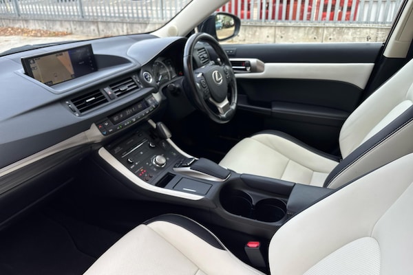 Used Lexus CT 2019 for sale - 76248510: Photo 2