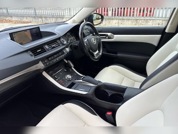 Used Lexus CT 2019 for sale - 76248510: Photo 2