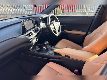 Used Lexus UX 2023 for sale - 76434247: Photo