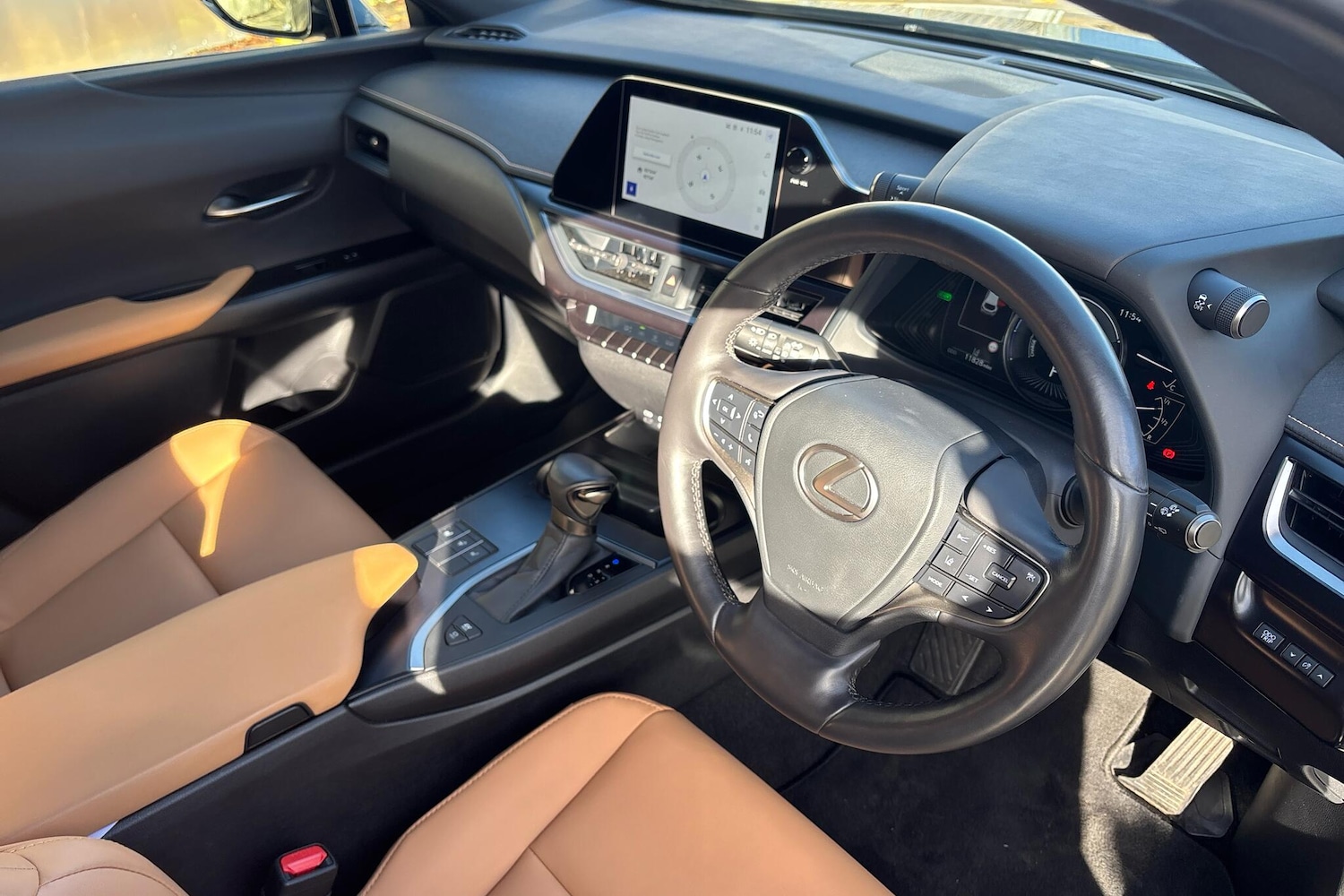 Used Lexus UX 2023 for sale - 76434247: Photo 6