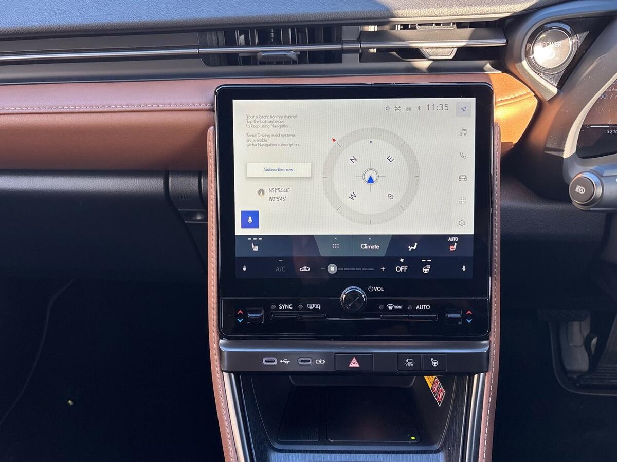 Used Lexus LBX 2024 for sale - 76800610: Photo 11