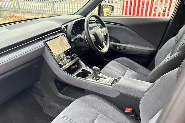 Used Lexus LBX 2024 for sale - 76315689: Photo 2