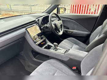 Used Lexus LBX 2024 for sale - 76315689: Photo 2