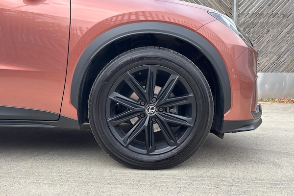 Used Lexus LBX 2024 for sale - 76315689: Photo 5